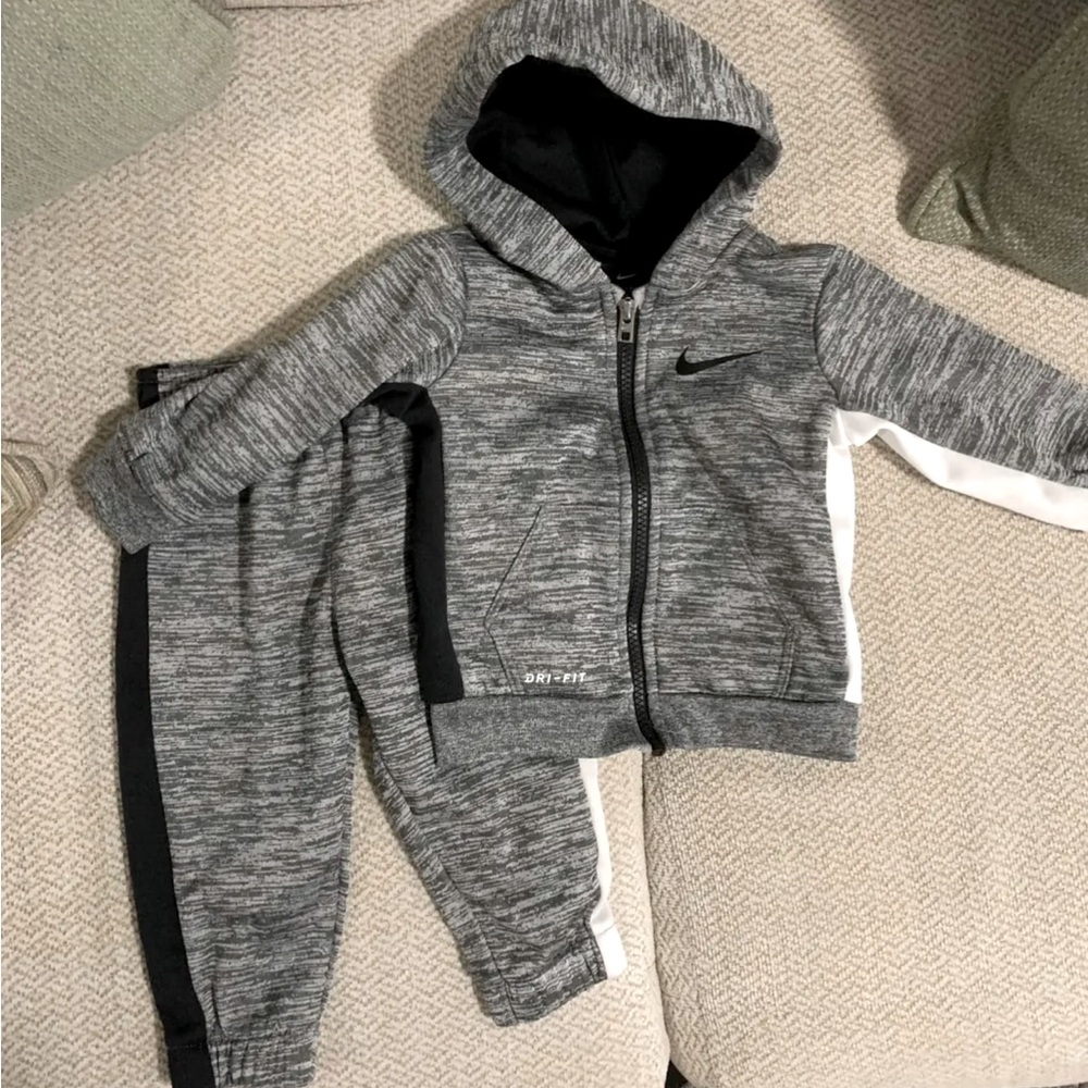 NIKE 12M Toddler Sweatsuit
